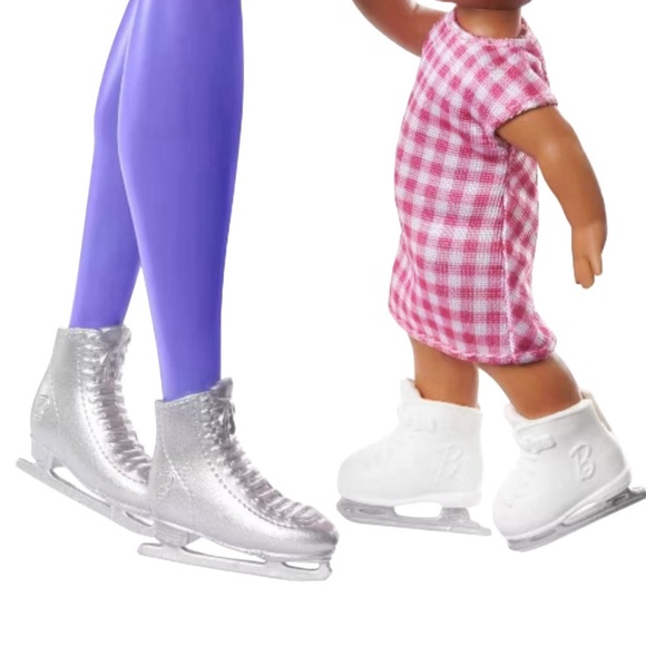 Barbie life In The City  "Brooklyn" Roberts Ice Skating Playset - Picture 4 of 7